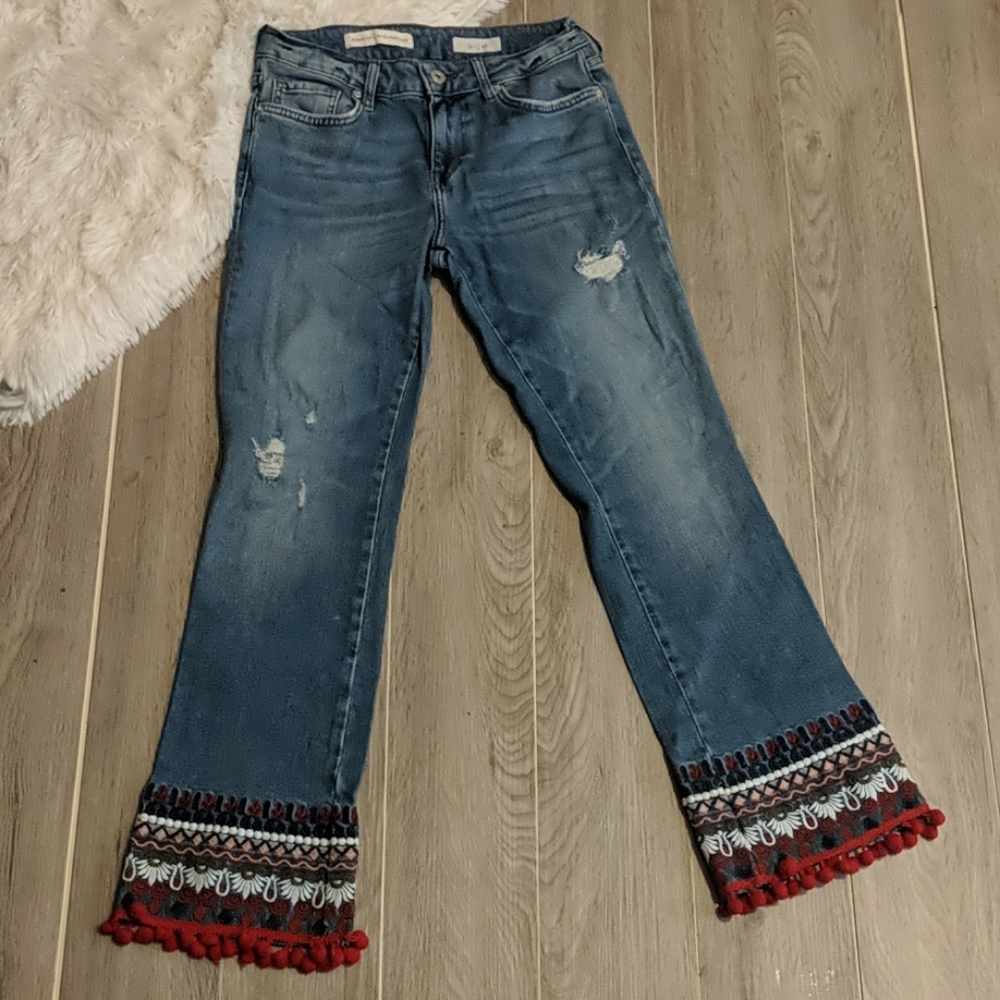 Pilcro Embroidered Jeans Distressed Size 26